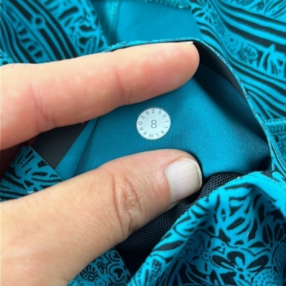 Lululemon In Movement Crop *Everlux 19" Kitakami Spirit Green Black - Picture 6 of 6